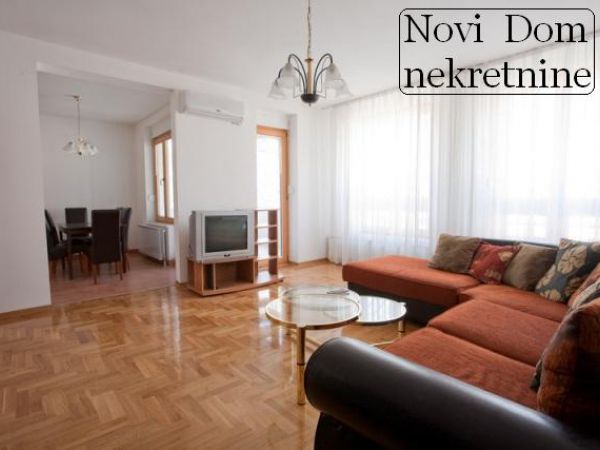 Novi Sad, Centar, izdavanje, potpuno namešten četvorosoban stan površine 110m2