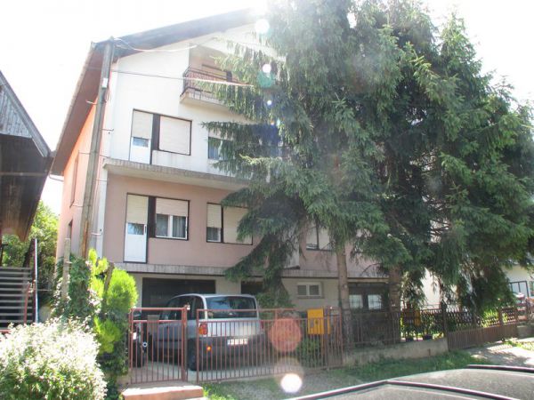Novi Sad, Sremska kamenica, prodaja, trospratna kuća površine 550m2