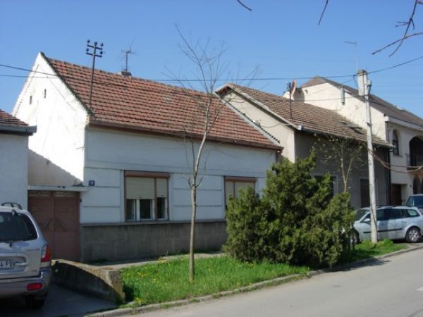 Novi Sad, Podbara, Izdavanje, petosobna kuća površine 120m2