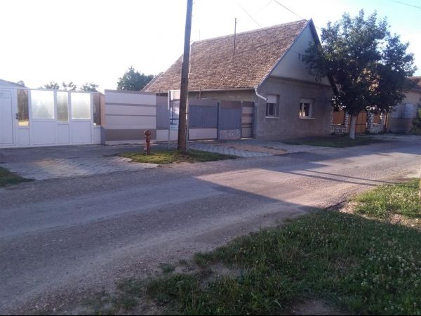 Novi Sad, Rumenka, prodaja kuće sa poslovnim prostorom
