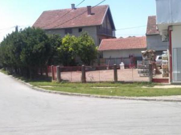 Novi Sad, Petrovaradin, izdajem izbetoniran plac površine 3 ara