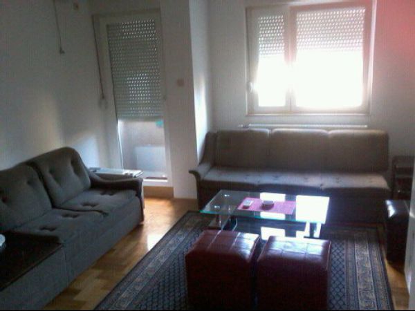 Novi Sad, Centar, izdavanje, garsonjera, površine 30m2