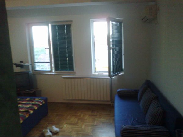 Novi Sad, Grbavica, Izdavanje, garsonjera za EXIT, cena 120€
