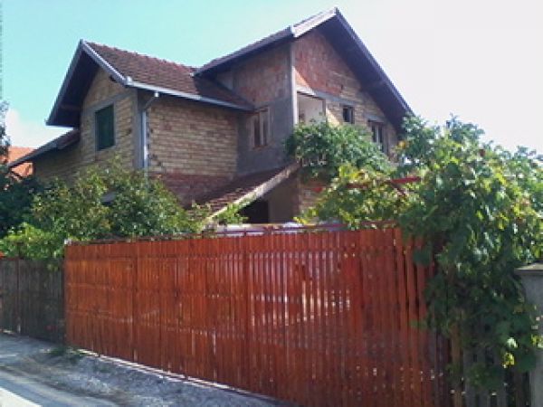 Novi Sad, Veternik, prodaja, velika kuća sa garažom