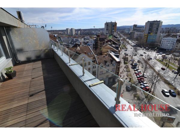 Penthouse,Bulevar Oslobodjenja,134 m2 ,bez kosina,panoramski pogled na Novi Sad