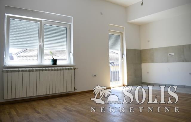 prodaja, stanovi, petrovaradin, centar, 80m2