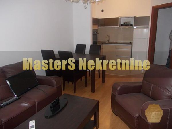 Novi Sad, Centar, izdajemo nov, luksuzno namešten, jednoiposoban stan površine 52m2